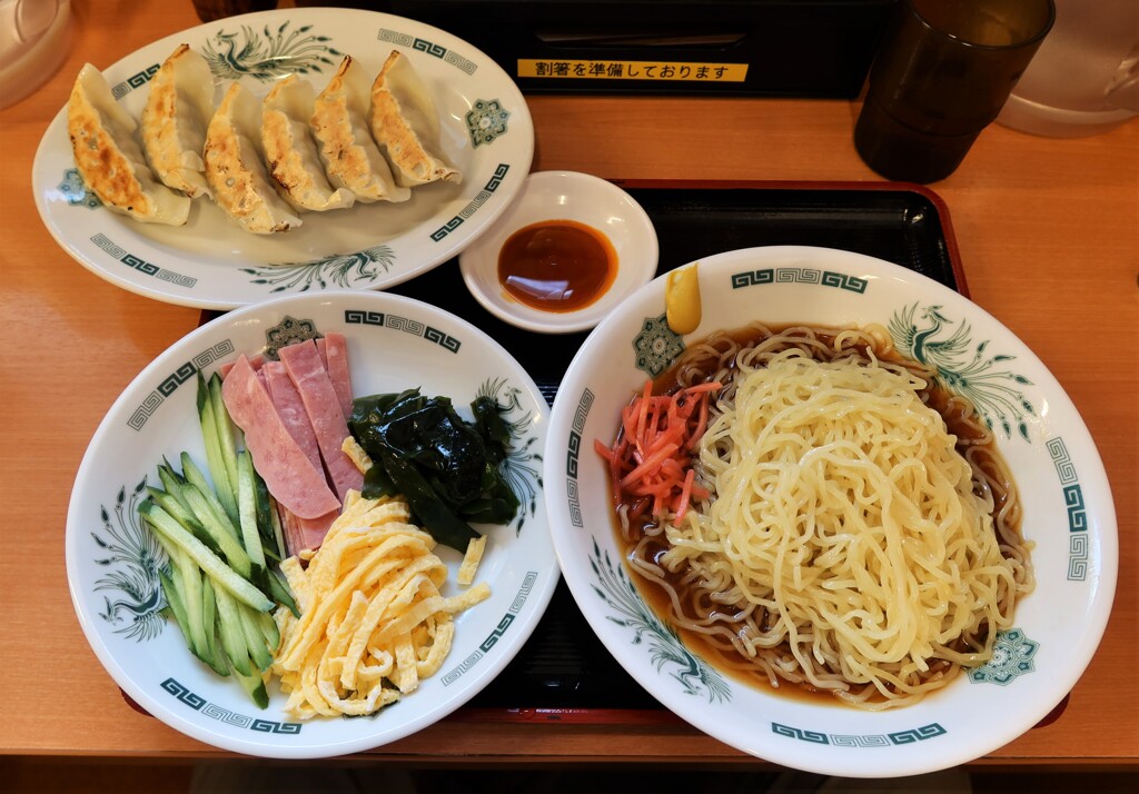 冷やし中華(黒酢)＋餃子
