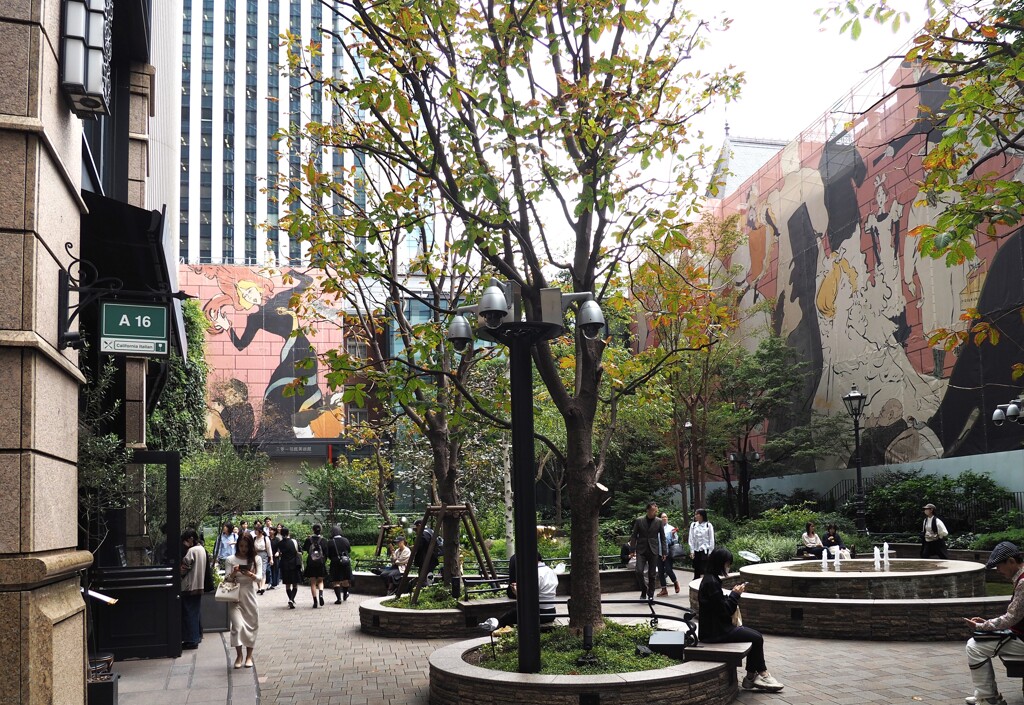 三菱一号館広場