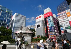 東口前広場
