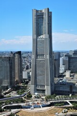ランドマークタワーと日本丸