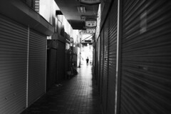 高架下商店街