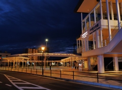 早朝の駅2