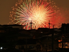 町灯りと花火 1