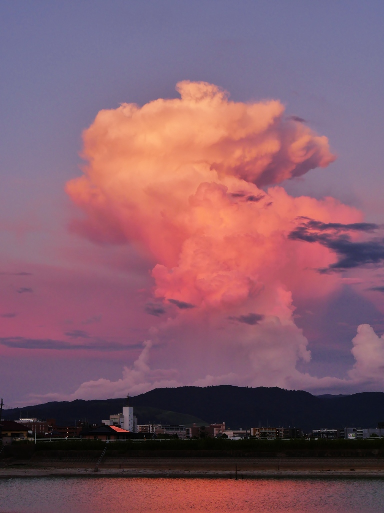 古都奈良に立つ雲