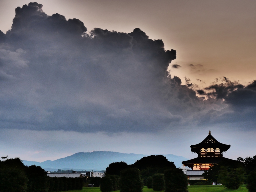 暗雲迫る大極殿
