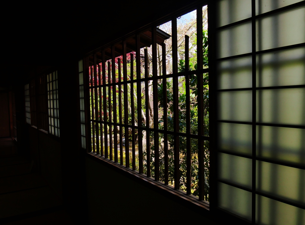 町家の格子窓