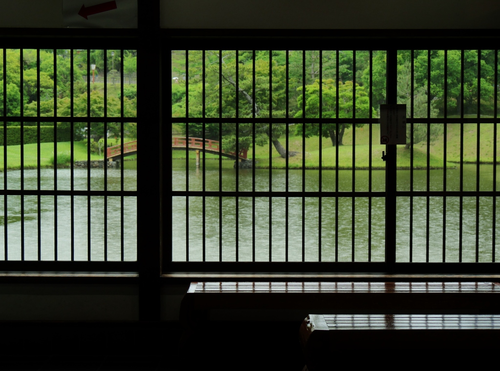 雨の旧大乗院庭園