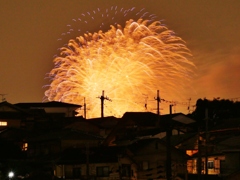 町灯りと花火 3