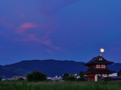 中秋の名月と夕焼雲と・・。