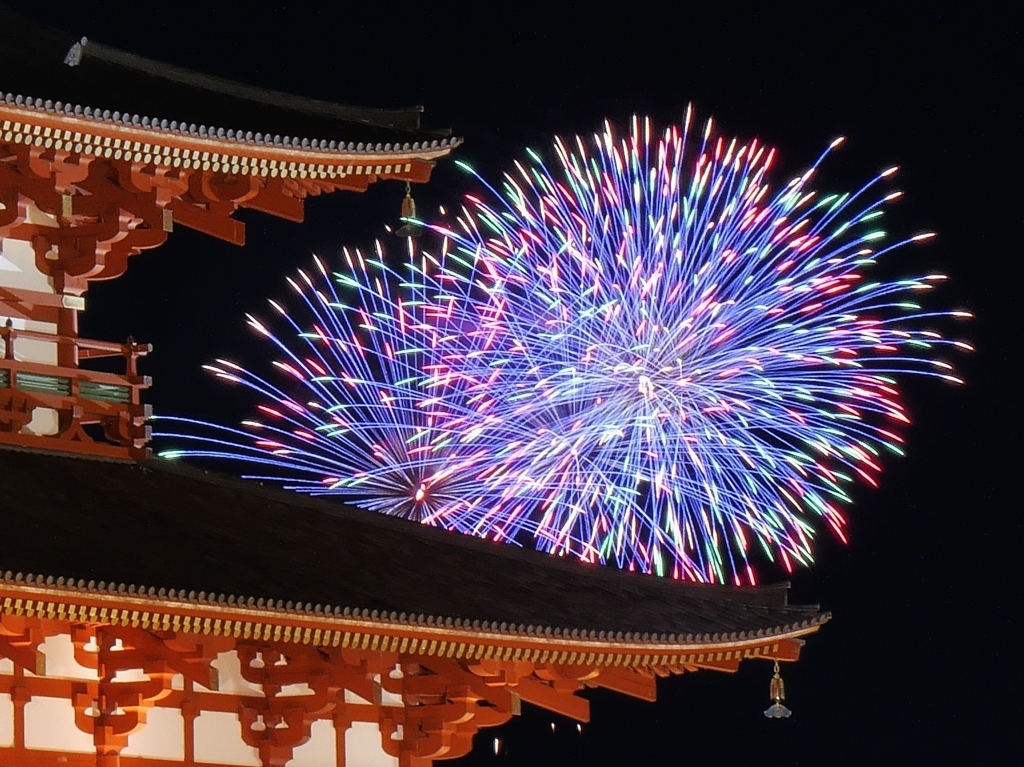 大極殿を彩る