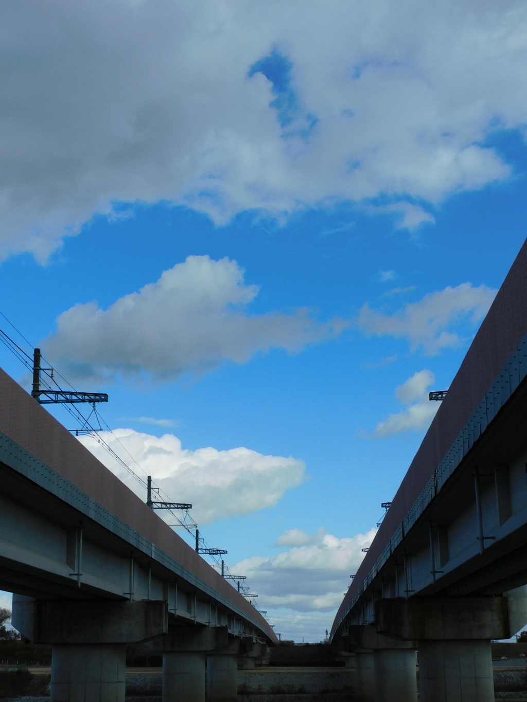 橋と青空