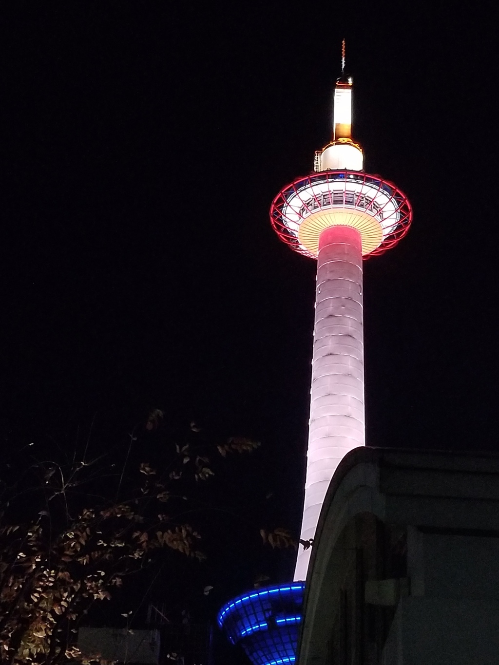 夜の京都タワー