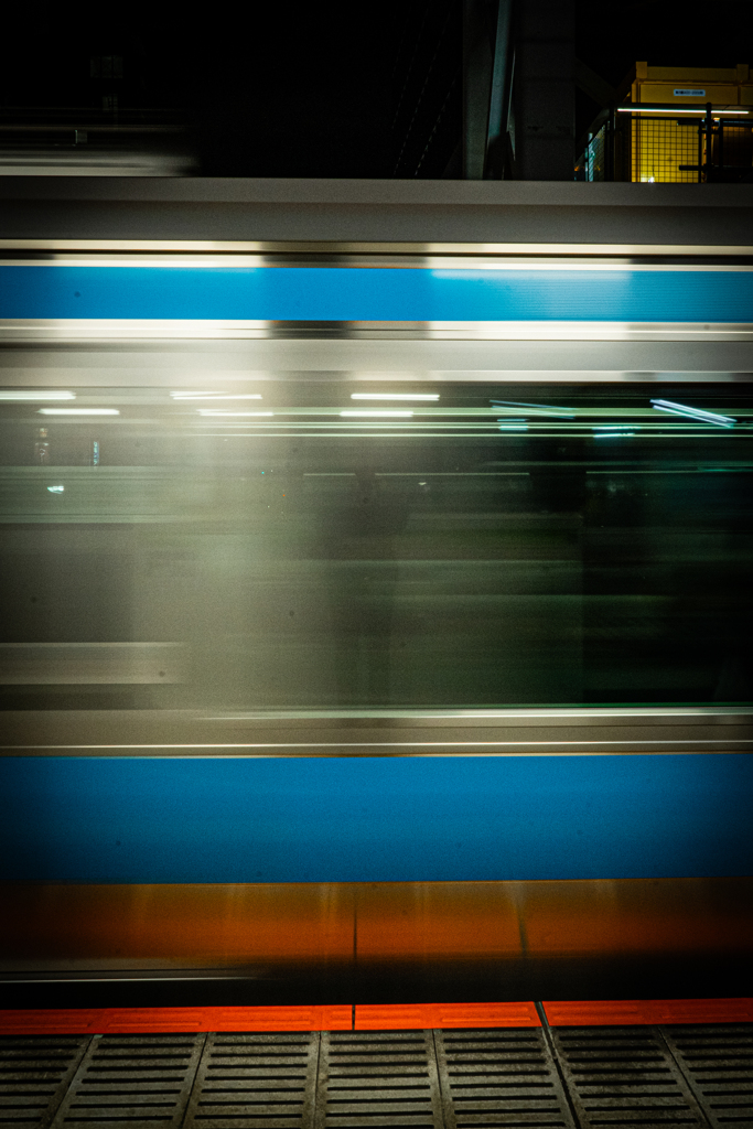 電車に映る自分