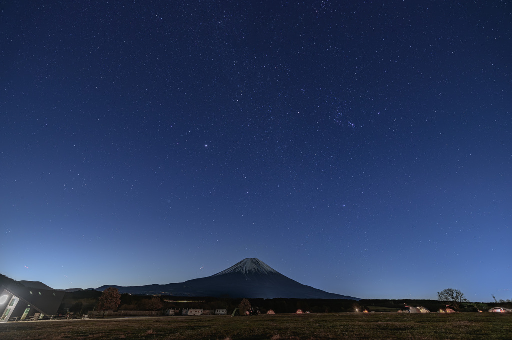 星降る夜、ふもとっぱら