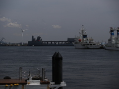 軍艦？