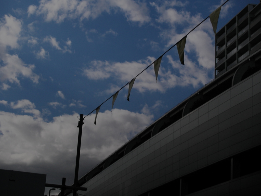 雲　空　黄色