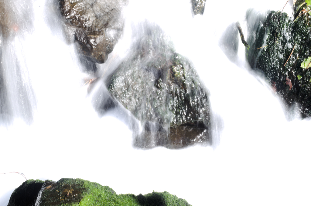 白水　流れる