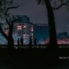 夜桜と人影
