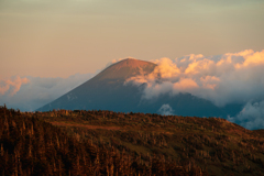 染まる岩手山