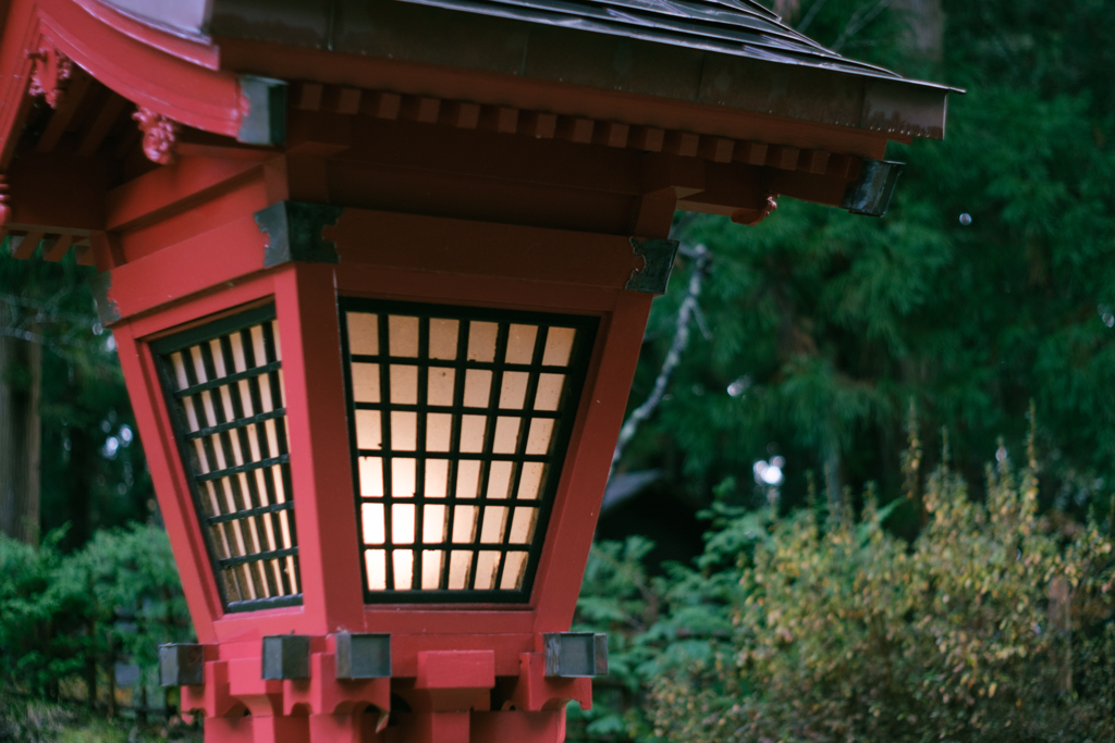 朝の灯篭、オールドレンズ