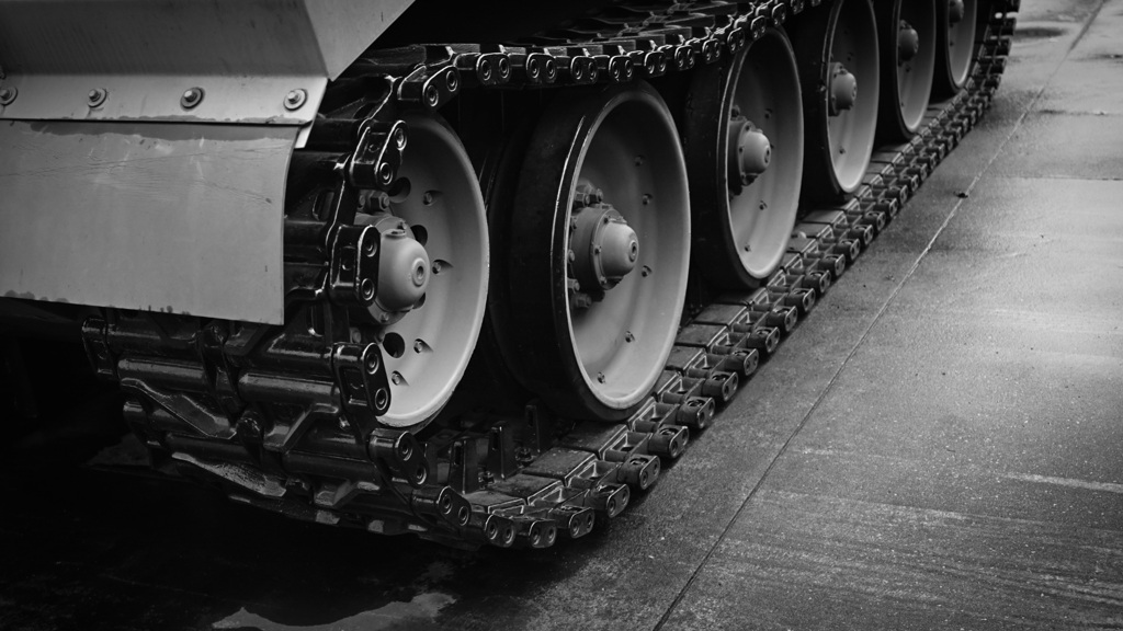 戦車　キャタピラー