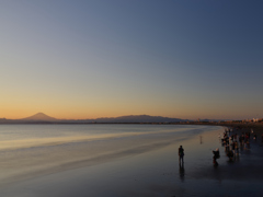 富士の静寂に集う