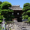 鶏足院山門