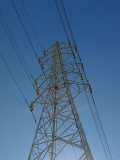 ズームで撮った鉄塔の姿（11月10日）