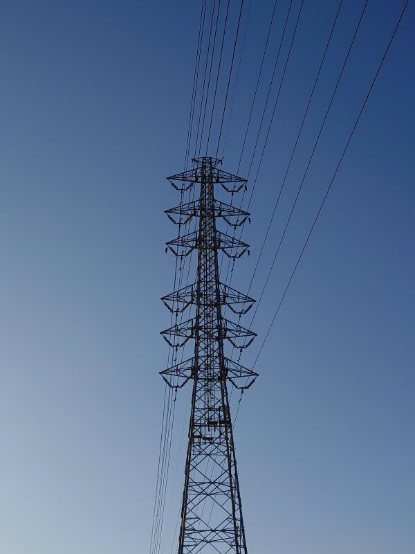 青空と鉄塔（12月6日）