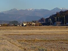 少し雪のある山（12月23日）