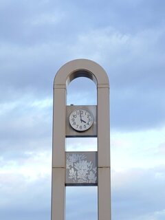 青空と雲と時計台（10月24日）