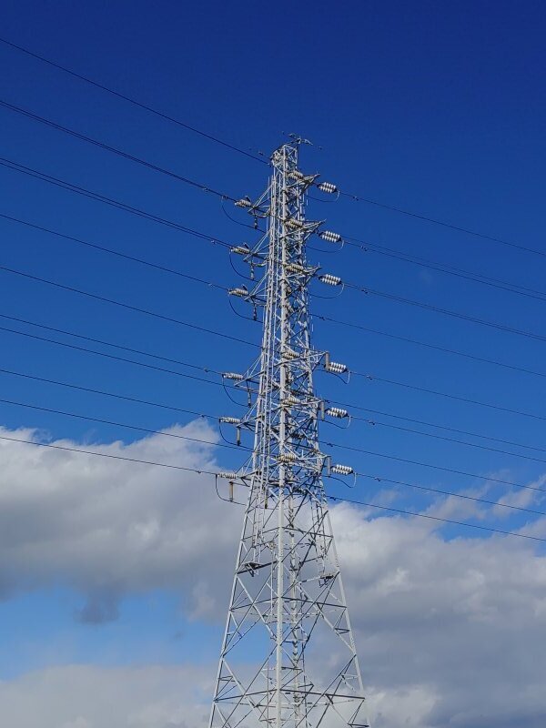 鉄塔と雲（10月28日）