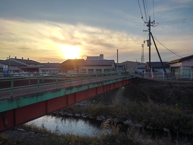 橋と電柱と鉄塔と川（12月3日）