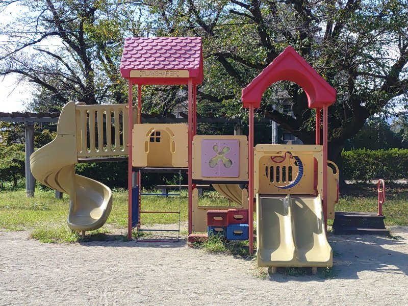 長峰公園のカラフル遊具（9月19日）