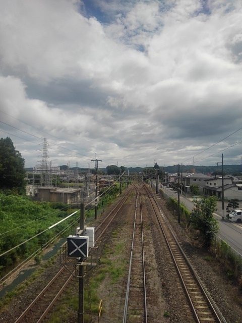 歩道橋から見えた線路（8月1日）