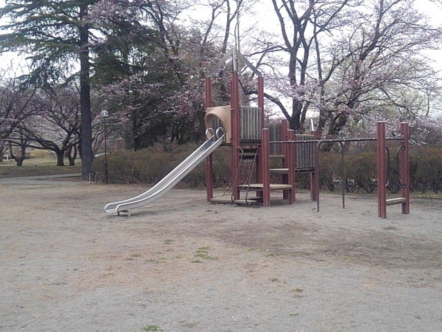 長峰公園の新しい遊具（4月5日）