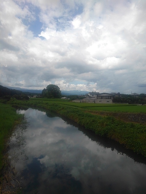 雲が映る川（8月2日）