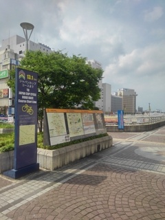 駅前の歩道（7月4日）