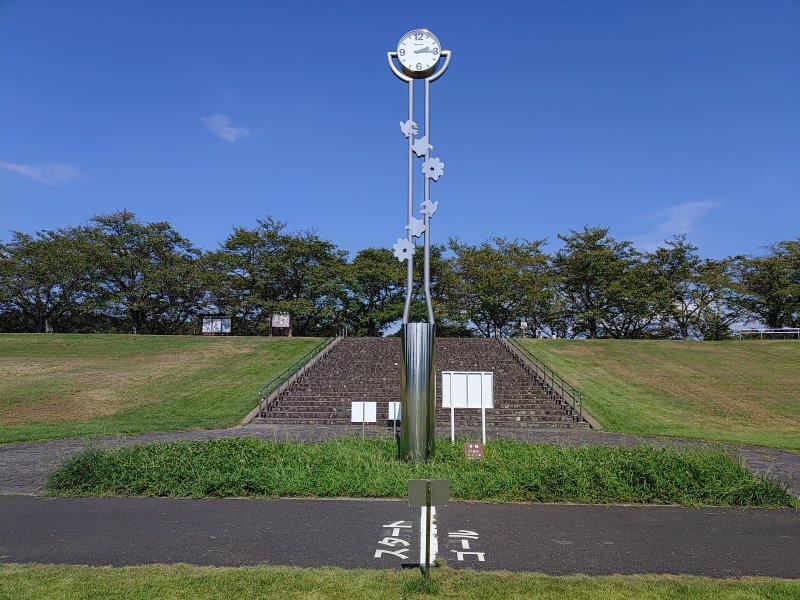 歩道沿いの時計台（8月30日）