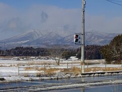 道路と雪山（1月12日）