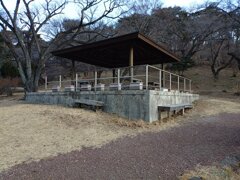 ベンチもある休憩所（1月30日）