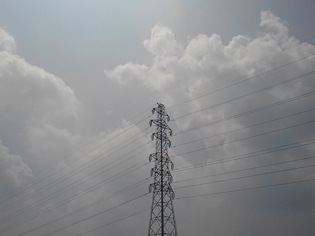 鉄塔と入道雲（7月9日）