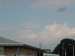 店の奥の入道雲（8月3日）