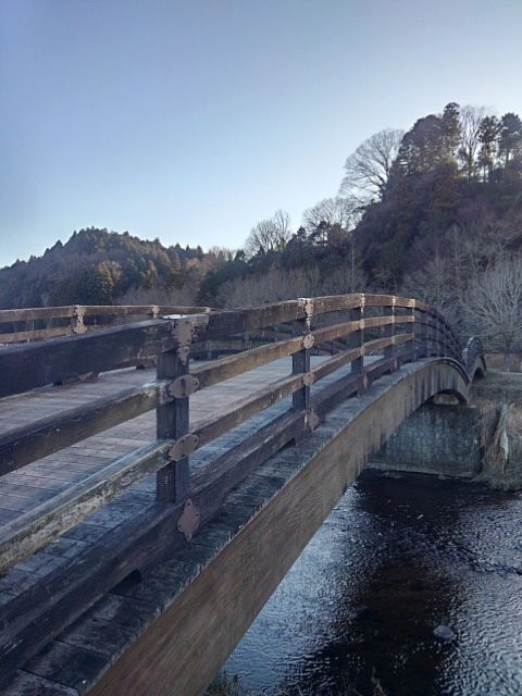 間近から見たともなり橋（12月30日）