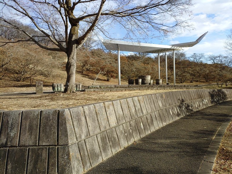長峰公園の丘の休憩所（1月1日）