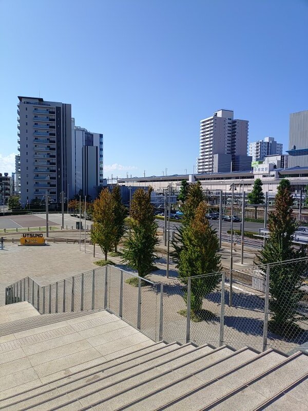 宇都宮駅の階段と市街地（10月24日）
