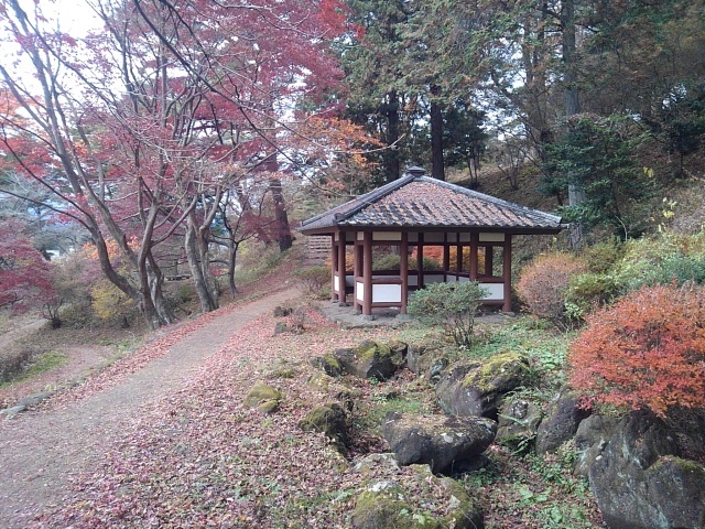 烏ヶ森公園の丘の休憩所（12月7日）