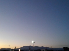 夕日の下に高原山（11月22日）