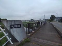 道路橋の歩道部分（6月20日）