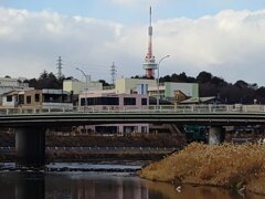 市街地の川と橋と鉄塔（1月23日）